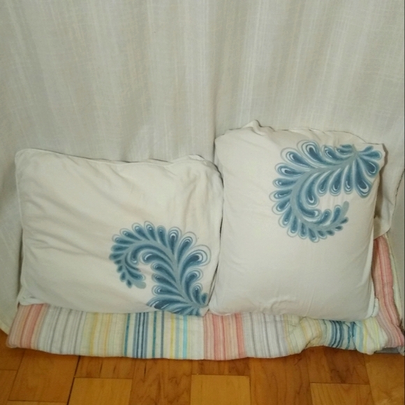 Set of 2 Blue Feather Embroidered Pillow Cases 💙 🪶 - Picture 1 of 8